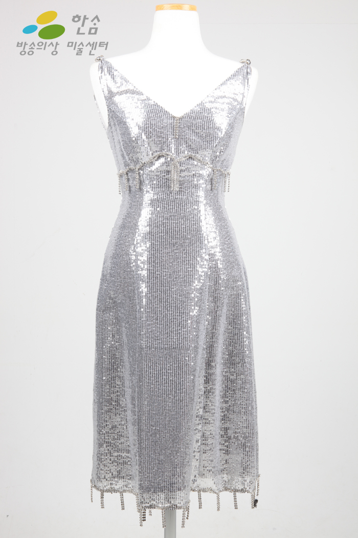 0241.반짝이원피스7