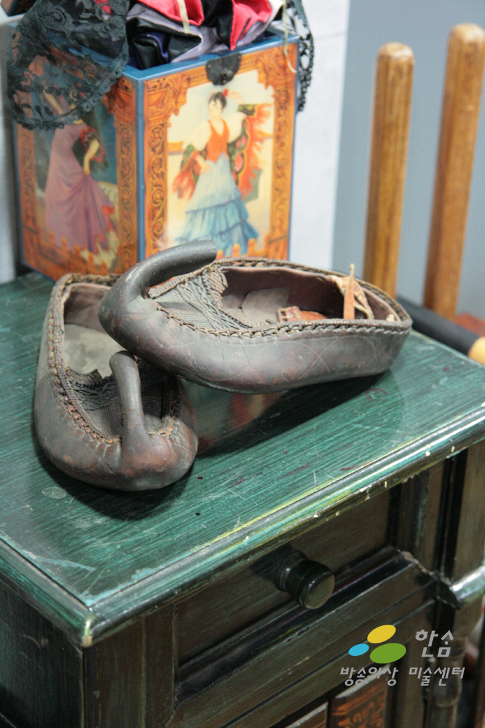 E02.빈티지가죽신