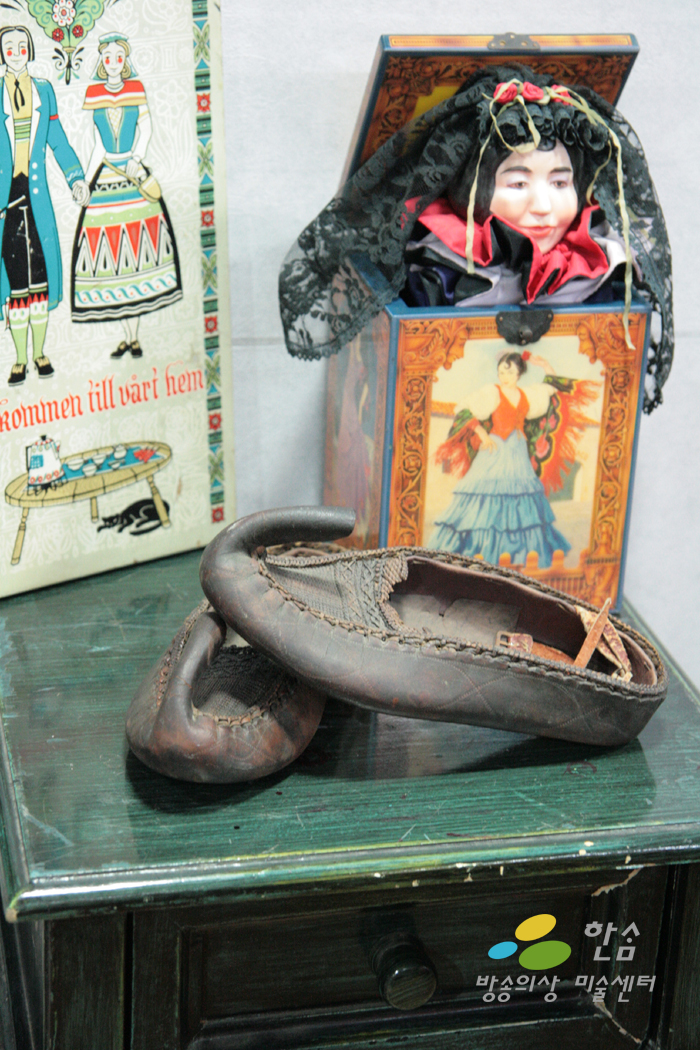 E02.빈티지가죽신