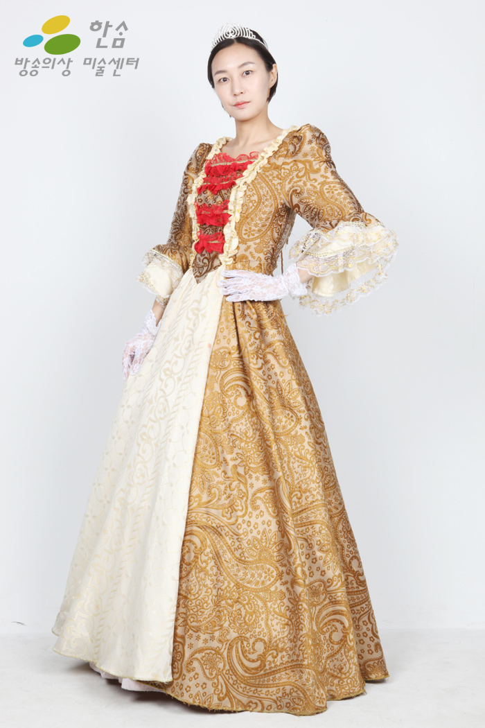 2076.중세드레스