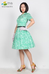 2423.복고원피스