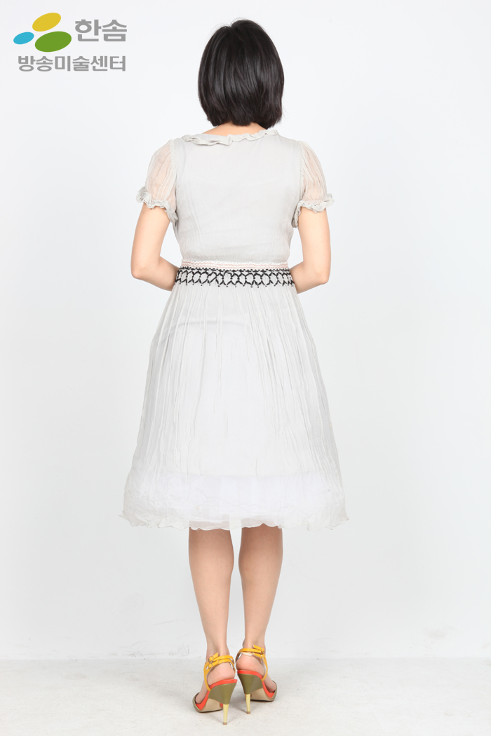 2451.복고원피스