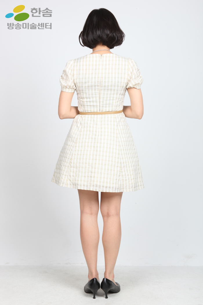 2500.복고원피스