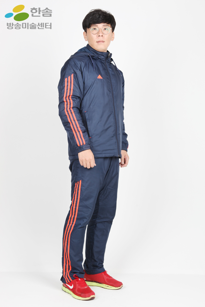 2713.감독추리닝