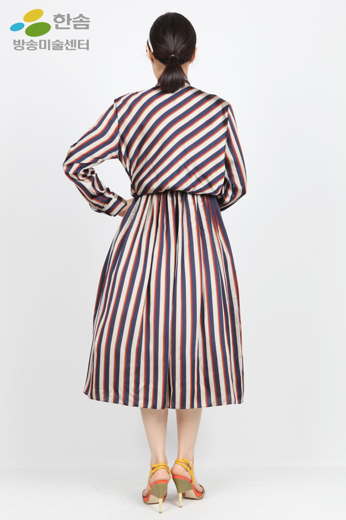 2863.복고원피스