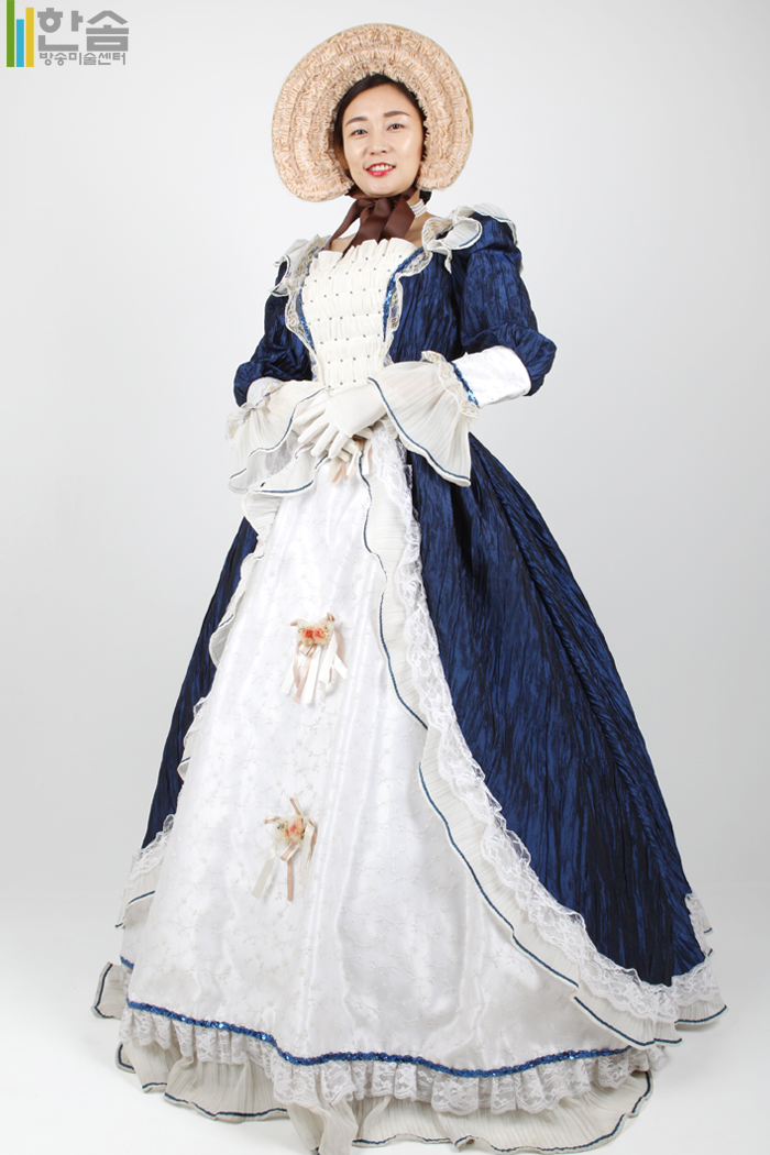 4657.중세드레스