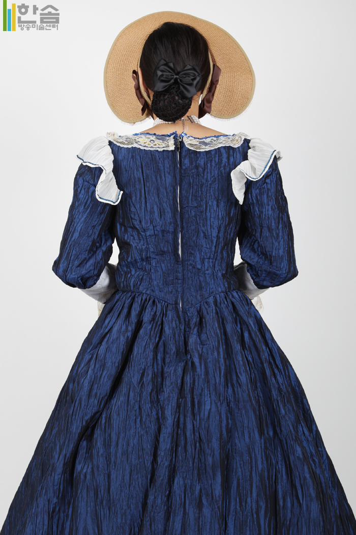 4657.중세드레스