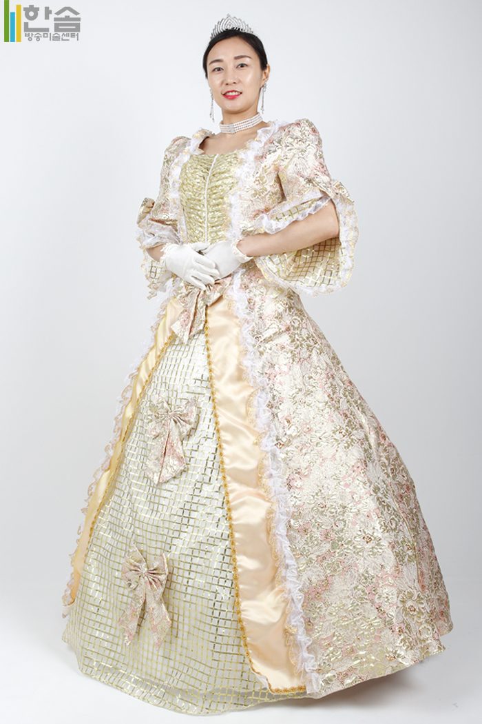 4660.중세드레스