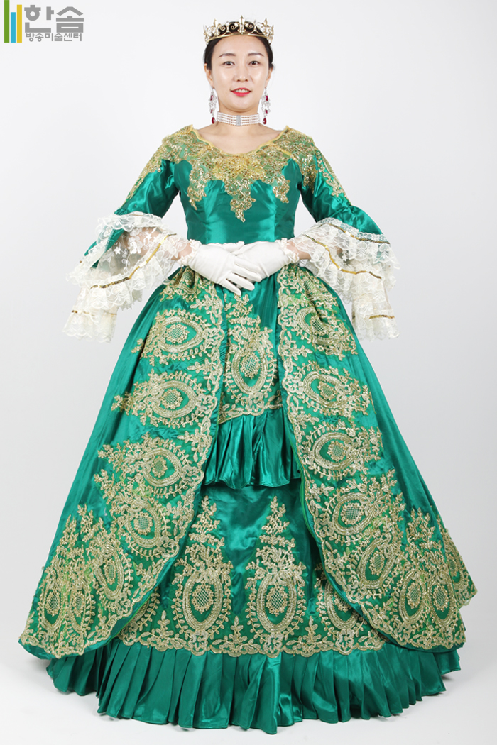 4635.중세드레스