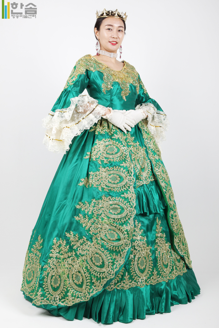 4635.중세드레스