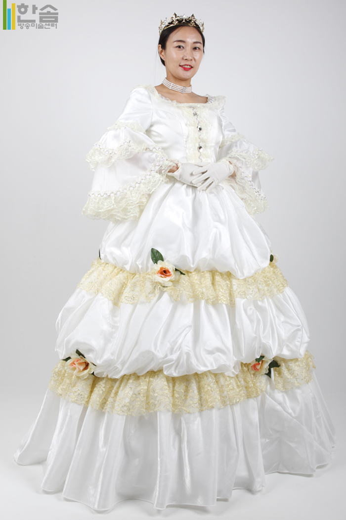 4639.중세드레스