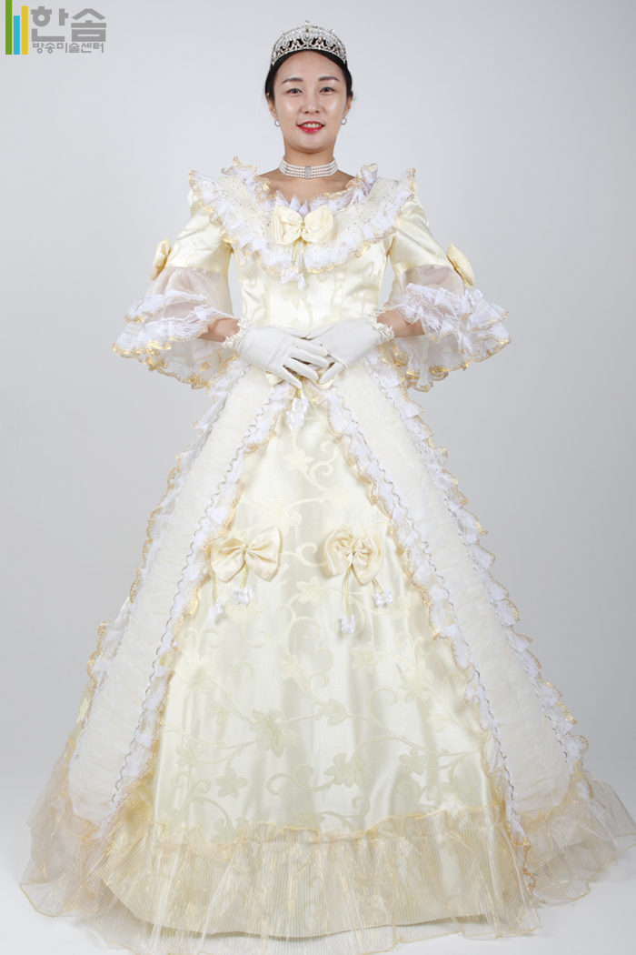 4648.중세드레스