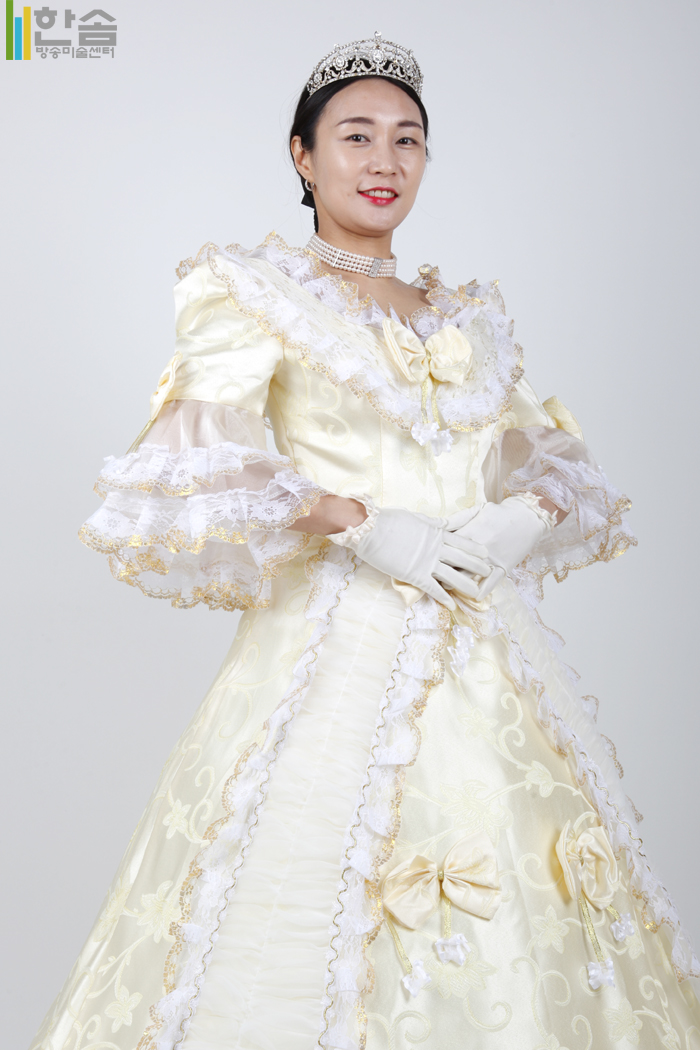 4648.중세드레스