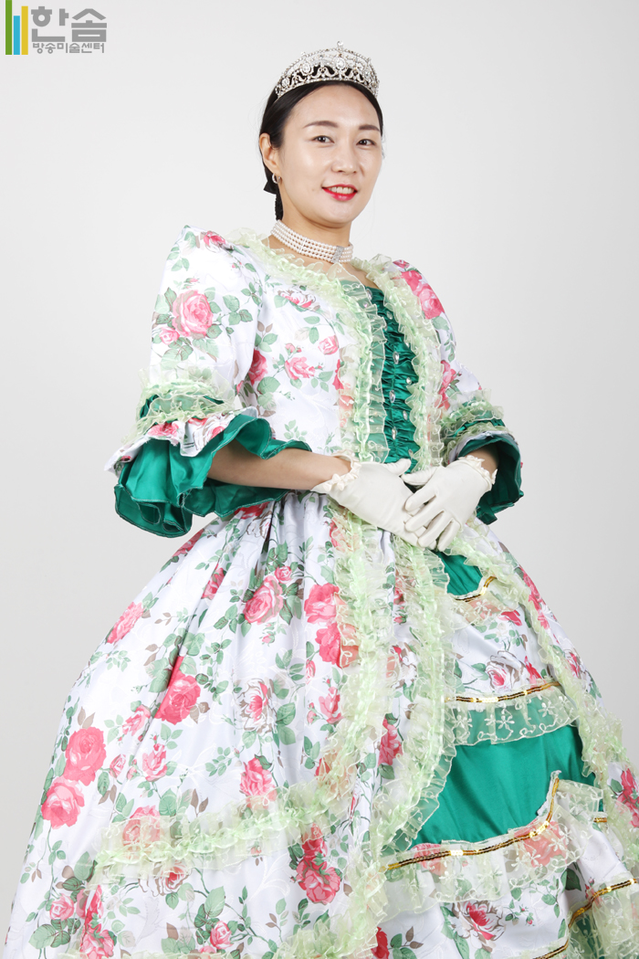 4651.중세드레스