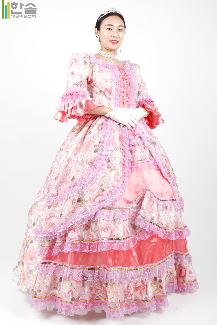 4638.중세드레스