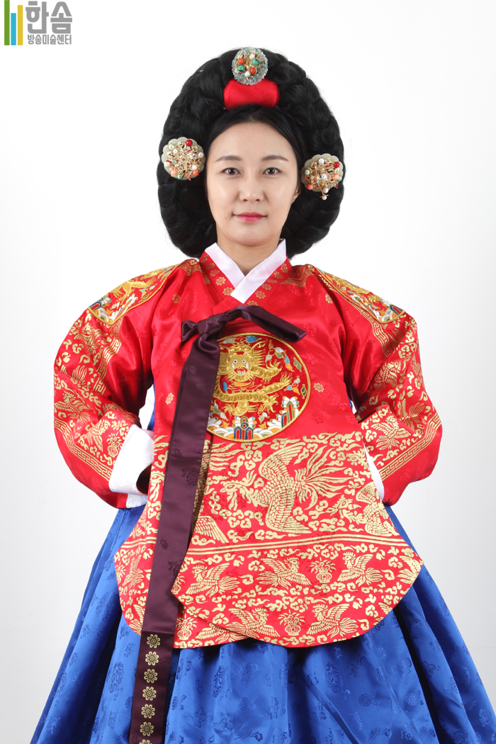 6990.중전(중전한복)