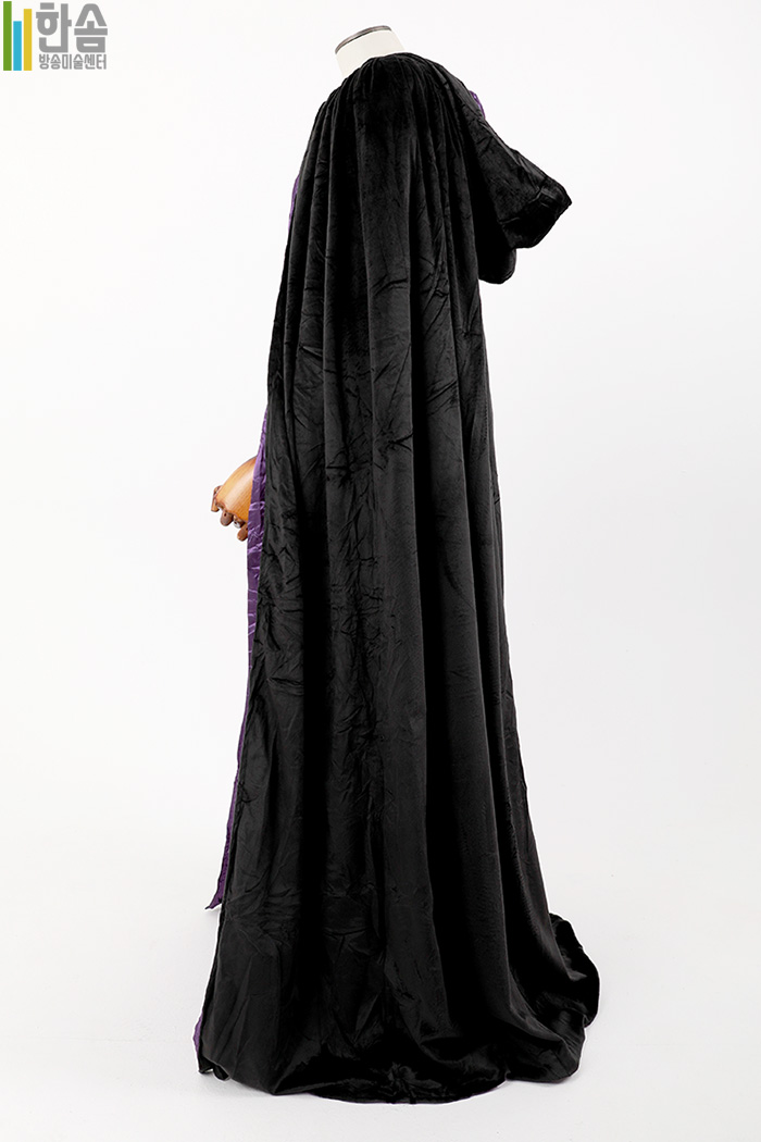 7618.벨벳망토(후드형)